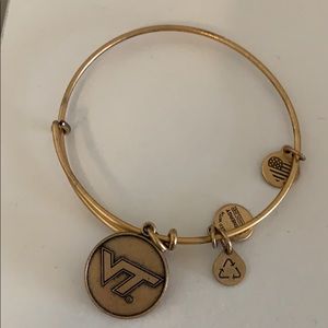 VT Alex and ani